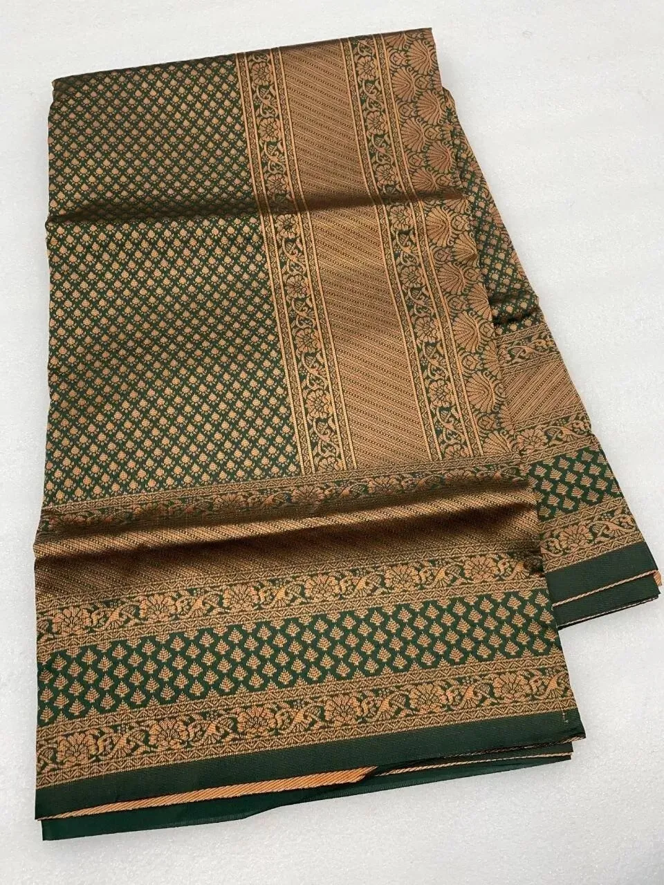 Banarasi Soft Silk Saree With Blouse For Women's